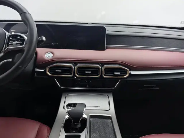 Jetour X70 Plus — Фото автомобиля 12