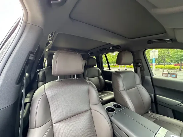 Li Auto L8 — Фото автомобиля 10