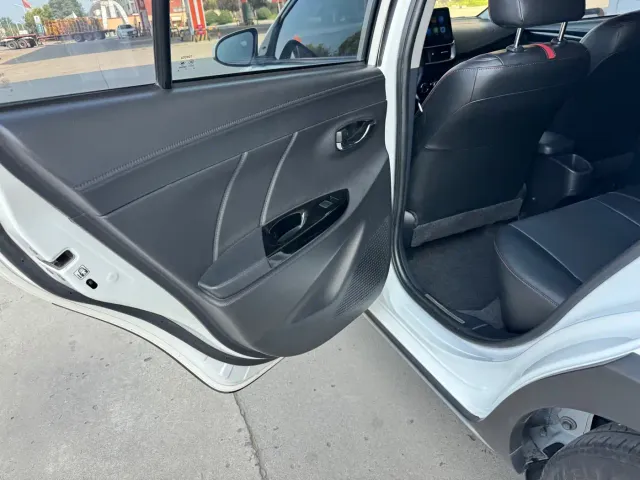 Toyota YARiS L Zhi Xuan — Фото автомобиля 10