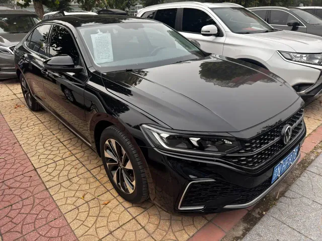 Volkswagen Passat — Фото автомобиля 3