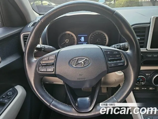Hyundai Venue — Фото автомобиля 11