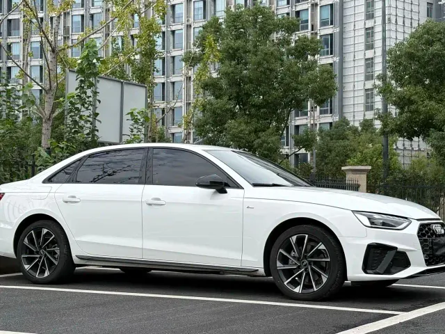 Audi A4L — Фото автомобиля 3