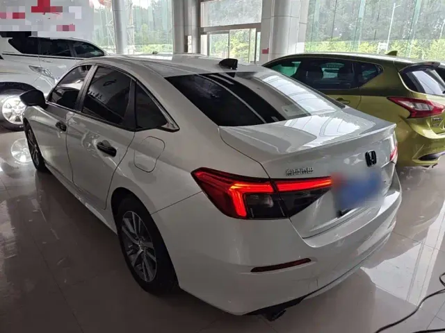 Honda Civic — Фото автомобиля 4