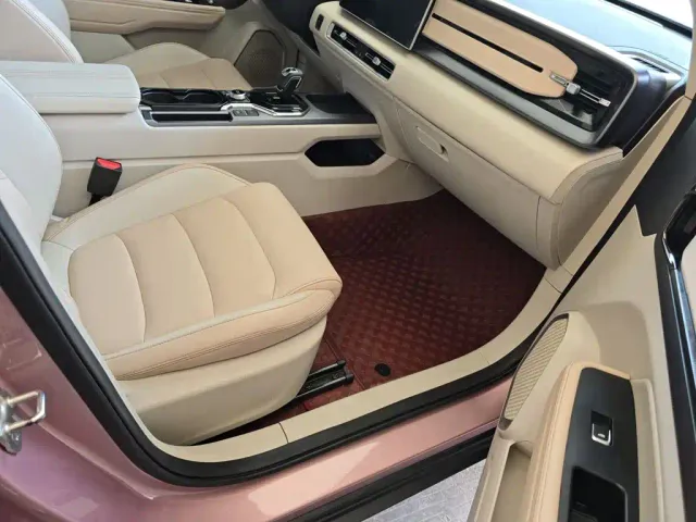 Geely ICON — Фото автомобиля 23