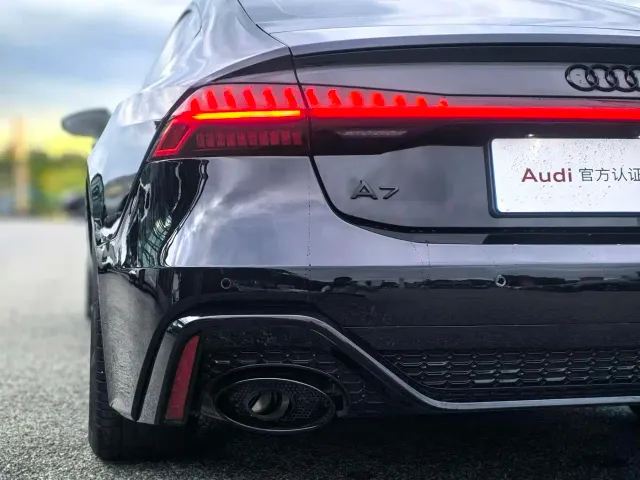 Audi A7 — Фото автомобиля 8