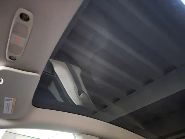 Tesla Model Y — Фото автомобиля 17
