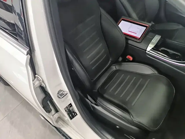 Mercedes-Benz C-Class — Фото автомобиля 24