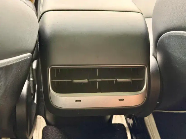 Tesla Model 3 — Фото автомобиля 18