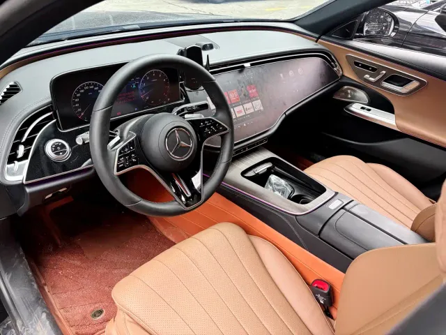 Mercedes-Benz E-Class — Фото автомобиля 4