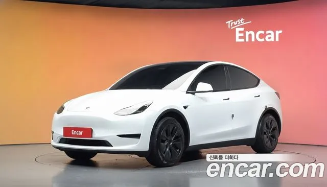 Фотография автомобиля — Tesla Model Y