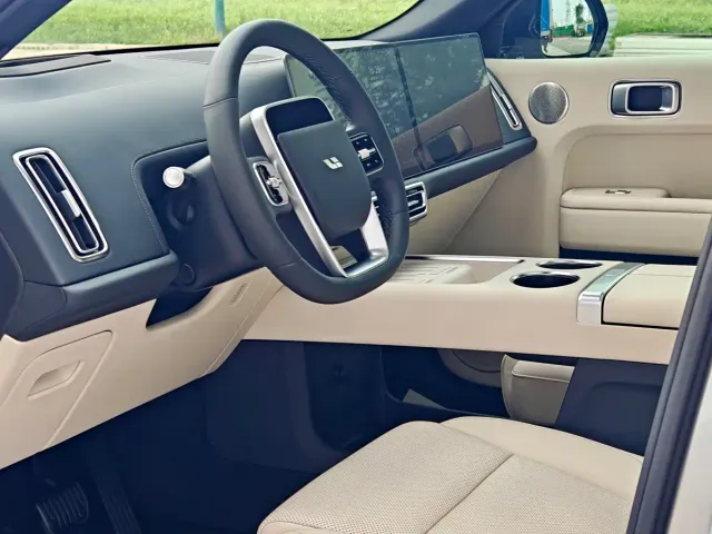 Li Auto L9 — Фото автомобиля 10