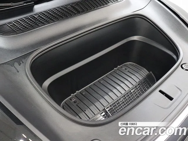 Tesla Model Y — Фото автомобиля 6