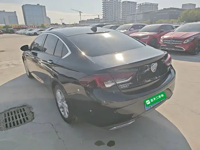Buick Regal — Фото автомобиля 4