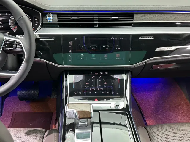 Audi A8 — Фото автомобиля 25