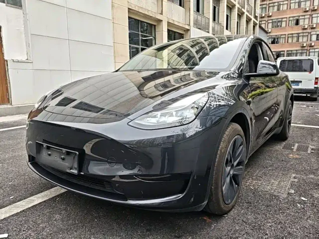 Фотография автомобиля — Tesla Model Y