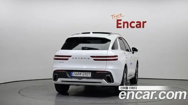 Genesis GV70 — Фото автомобиля 4