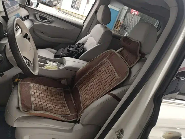 Roewe iMAX8 — Фото автомобиля 14