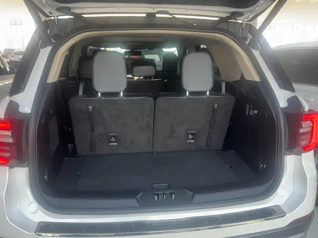 Ford Explorer — Фото автомобиля 11