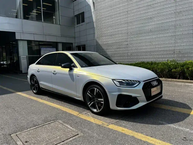 Audi A4L — Фото автомобиля 3