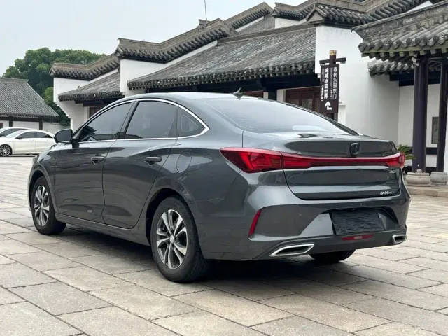 Changan Eado — Фото автомобиля 7