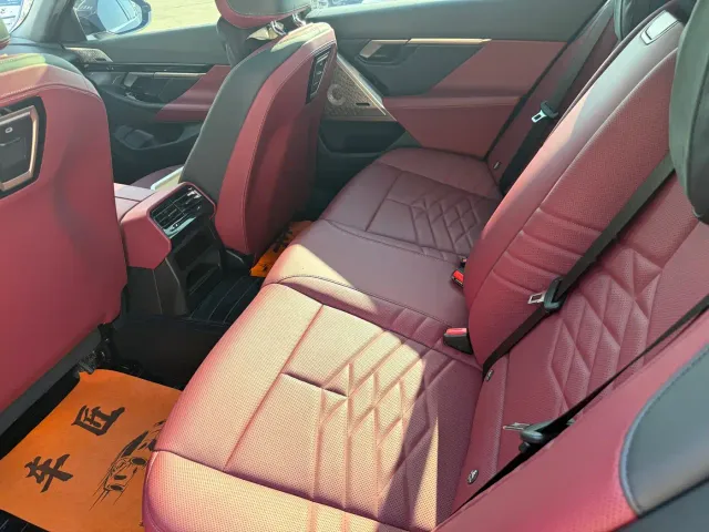 BMW 5 Series — Фото автомобиля 8