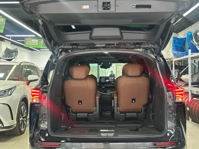 Toyota Granvia — Фото автомобиля 19