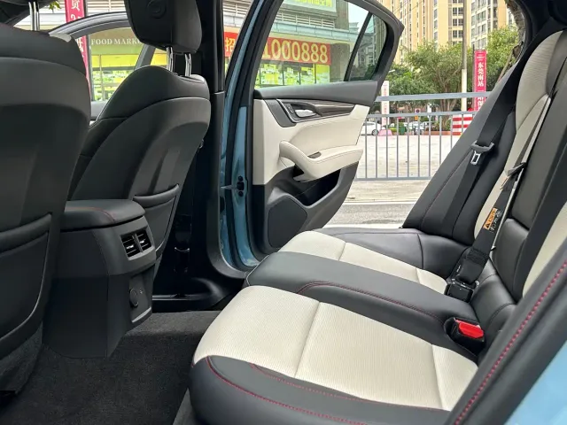 Cadillac CT5 — Фото автомобиля 13