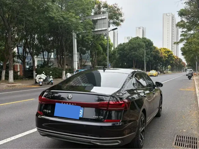 Volkswagen Passat — Фото автомобиля 8