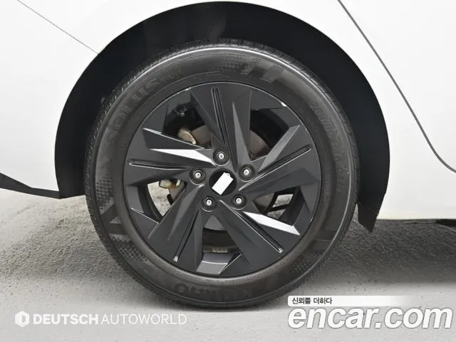 Hyundai Avante CN7 — Фото автомобиля 5
