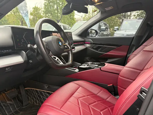 BMW 5 Series — Фото автомобиля 4
