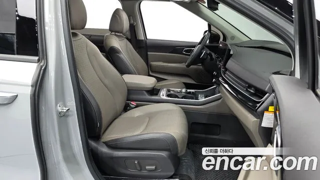Kia Carnival Generation 4 — Фото автомобиля 16