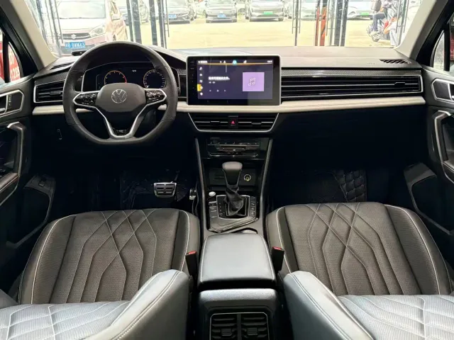 Volkswagen Tiguan L — Фото автомобиля 8