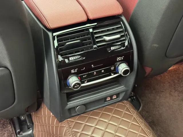BMW 5 Series — Фото автомобиля 14