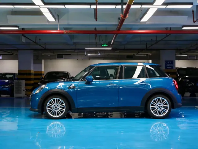 MINI Hatch — Фото автомобиля 2