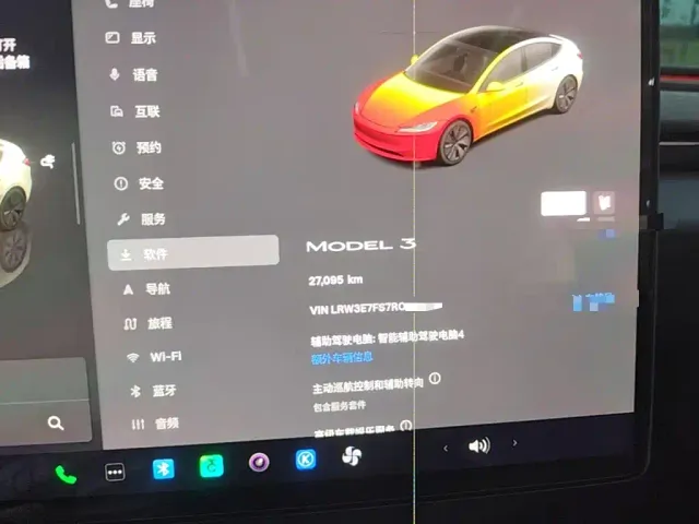 Tesla Model 3 — Фото автомобиля 11