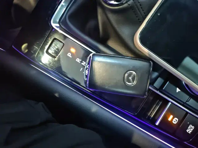 Mazda Axela — Фото автомобиля 8