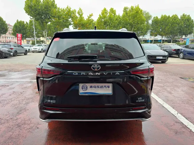 Toyota Granvia — Фото автомобиля 5
