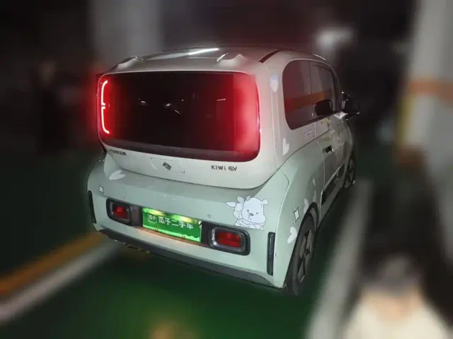 Baojun KiWi EV — Фото автомобиля 4