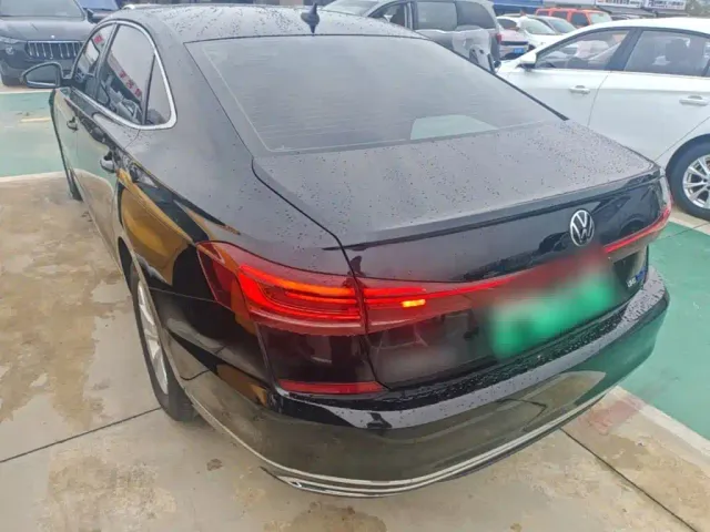 Volkswagen Passat — Фото автомобиля 4