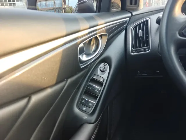 Infiniti Q50L — Фото автомобиля 13