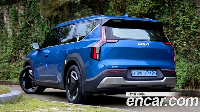 Kia EV9 — Фото автомобиля 7