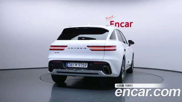 Genesis GV70 — Фото автомобиля 4