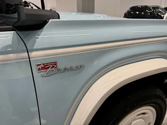 Ford Bronco — Фото автомобиля 11