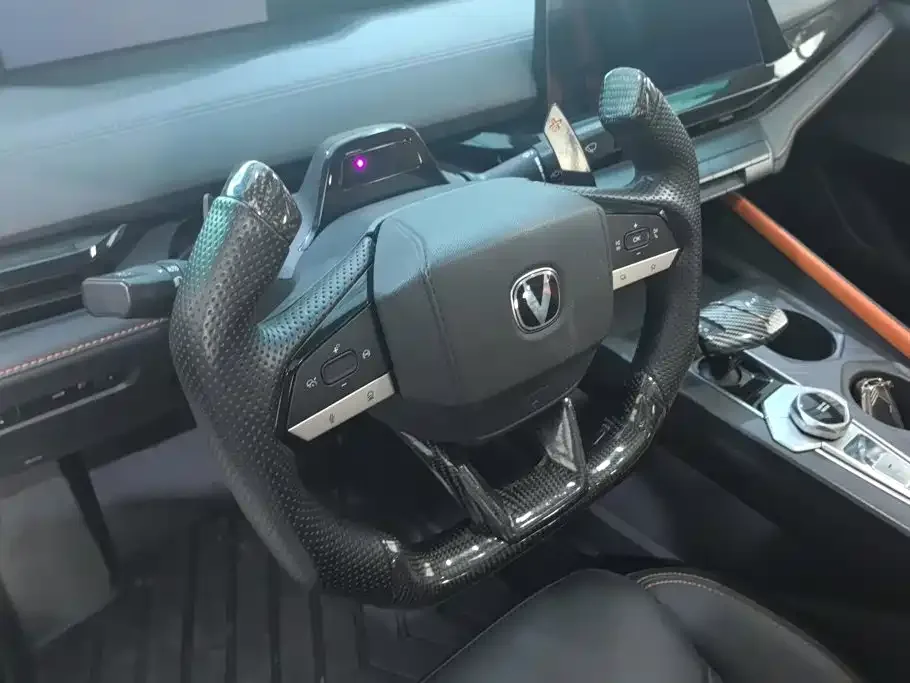 Changan Changan UNI-V 2022 1.5T Premium Model — Фото автомобиля 15