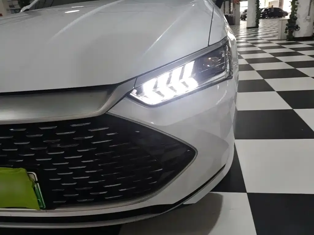 BYD Qin PLUS 2024 Glory Edition DM-i 55KM Leading — Фото автомобиля 23