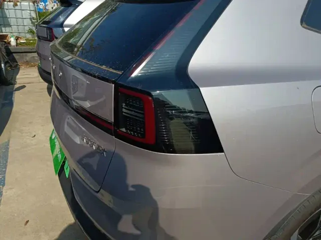 Volvo XC70 Plug-in Hybrid — Фото автомобиля 7