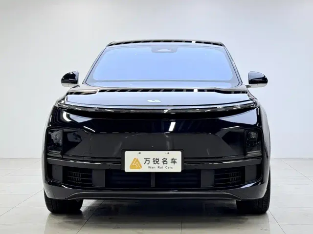 Li Auto L8 — Фото автомобиля 2