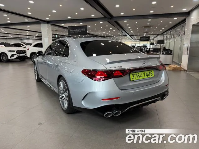Mercedes-Benz E-Class — Фото автомобиля 3
