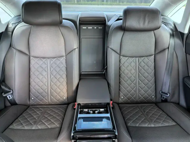 Audi A8 — Фото автомобиля 14