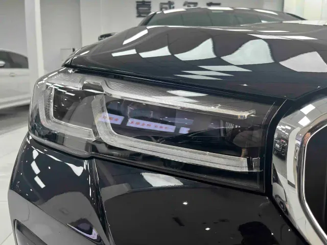 BMW 5 Series — Фото автомобиля 16